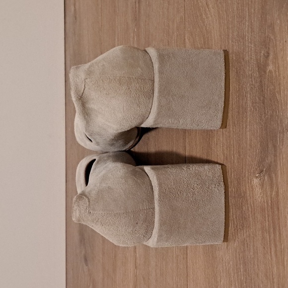 LOQ Taupe Genuine Suede "Villa Piedra" Square-toe Block Heels (Size EU 41/US 10) - Picture 3 of 6